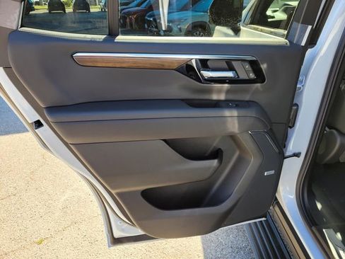 New 2026 Chevrolet Tahoe High Country image 10