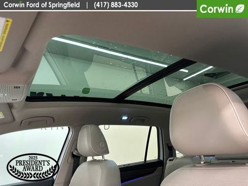 Used 2024 Volkswagen Atlas SEL Premium R-Line image 22