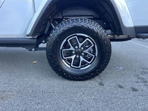 Used 2025 Jeep Gladiator Rubicon image 22