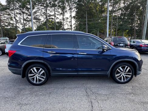 Used 2016 Honda Pilot Touring image 11