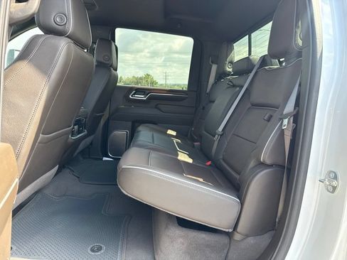Used 2024 GMC Sierra 3500 Denali w/ Denali Reserve Package AWD/4WD image 9