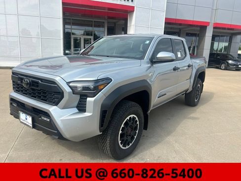 New 2026 Toyota Tacoma TRD Off-Road AWD/4WD image 2