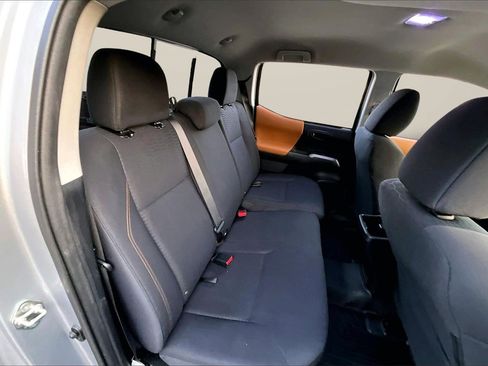 Used 2018 Toyota Tacoma SR5 image 22