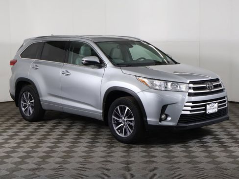 Used 2017 Toyota Highlander XLE image 62