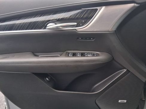 Used 2024 Cadillac XT6 Premium Luxury FWD image 22