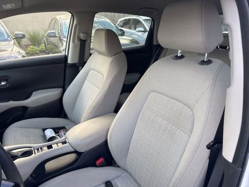 Used 2025 Honda HR-V LX image 6