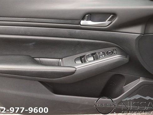 Certified 2024 Nissan Altima 2.5 SV FWD image 12