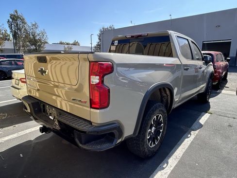 Used 2022 Chevrolet Silverado 1500 ZR2 w/ Technology Package AWD/4WD image 3