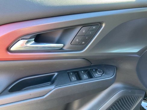 New 2025 Chevrolet Equinox EV RS w/ Convenience Package II FWD image 14