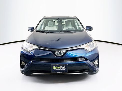 Used 2018 Toyota RAV4 XLE image 2