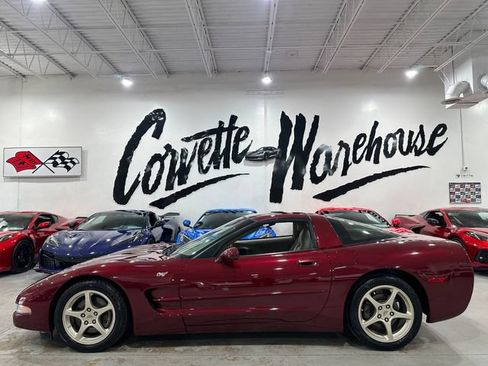 Used 2003 Chevrolet Corvette Coupe w/ Preferred Equipment Group RWD image 2