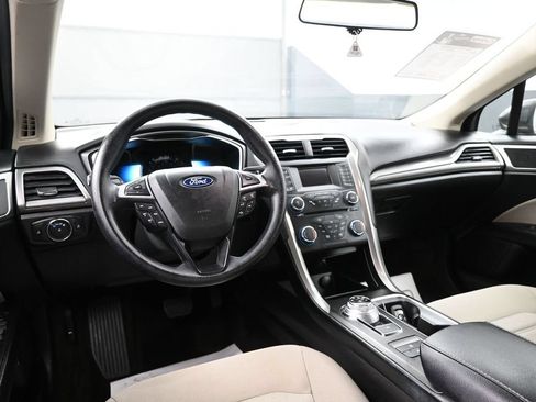 Used 2018 Ford Fusion S FWD image 22