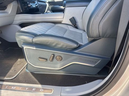 Used 2024 Ford F450 Limited image 9