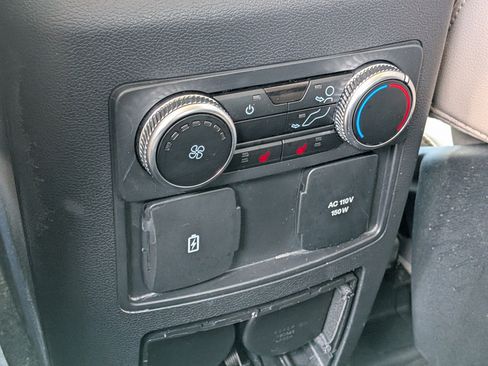 Used 2022 Ford Explorer Limited w/ Equipment Group 301A RWD image 17