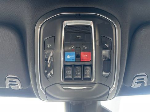 Used 2023 Jeep Wagoneer 4WD image 29