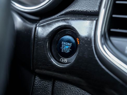 Used 2018 Jeep Grand Cherokee Altitude image 21