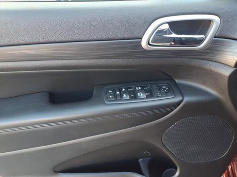 Used 2019 Jeep Grand Cherokee Altitude image 13