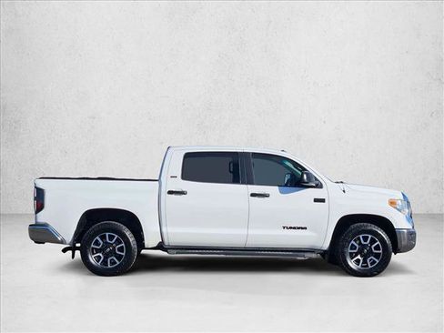 Used 2015 Toyota Tundra SR5 w/ SR5 Upgrade Package AWD/4WD image 4