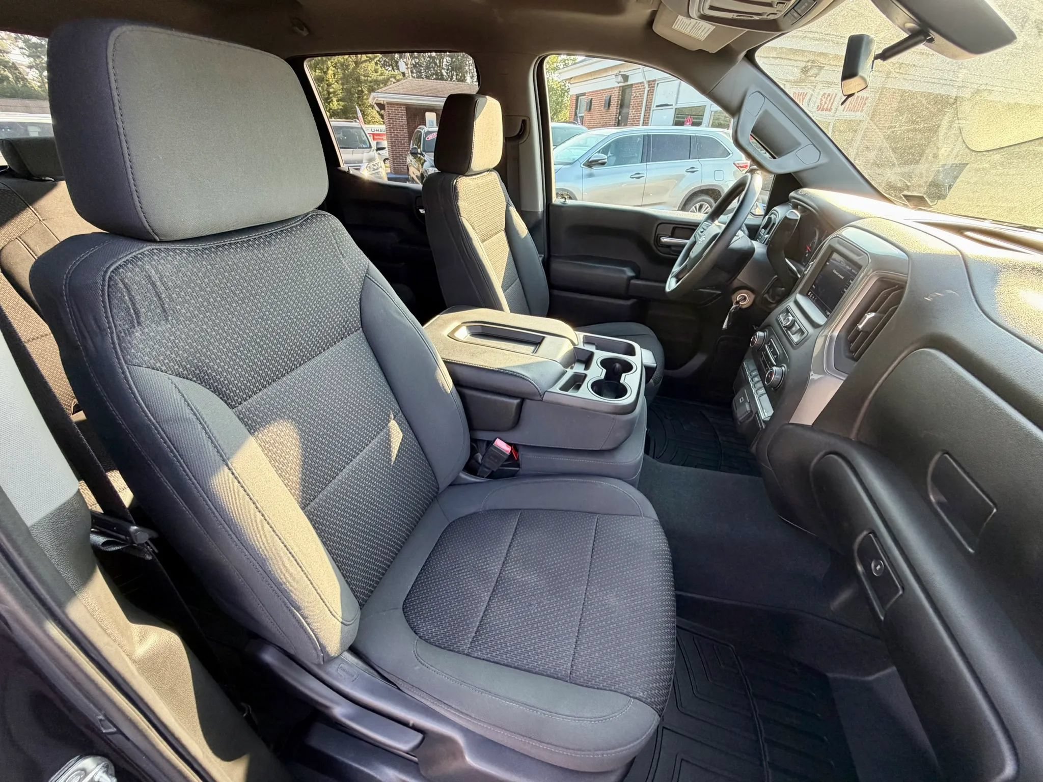 Used 2020 Chevrolet Silverado 1500 Custom Trail Boss w/ Custom Convenience Package AWD/4WD image 11