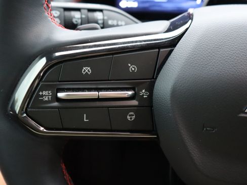 Used 2024 Chevrolet Traverse RS FWD image 22