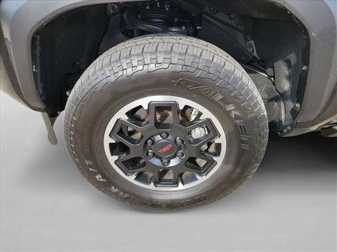 Used 2026 Toyota Tacoma TRD Off-Road AWD/4WD image 10