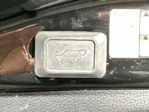 Used 2018 Toyota RAV4 XLE image 28