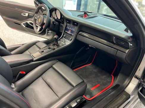 Used 2019 Porsche 911 Carrera GTS image 21