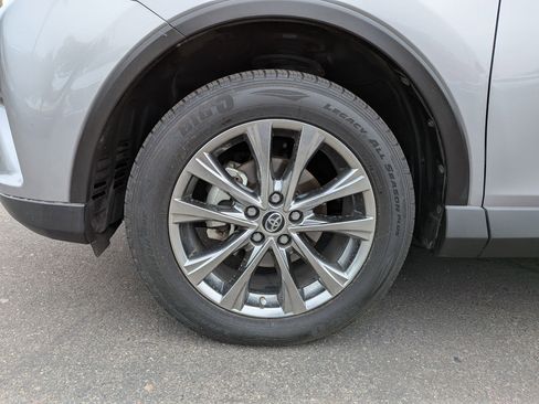 Used 2018 Toyota RAV4 Limited w/ Advanced Technology Package AWD/4WD image 10