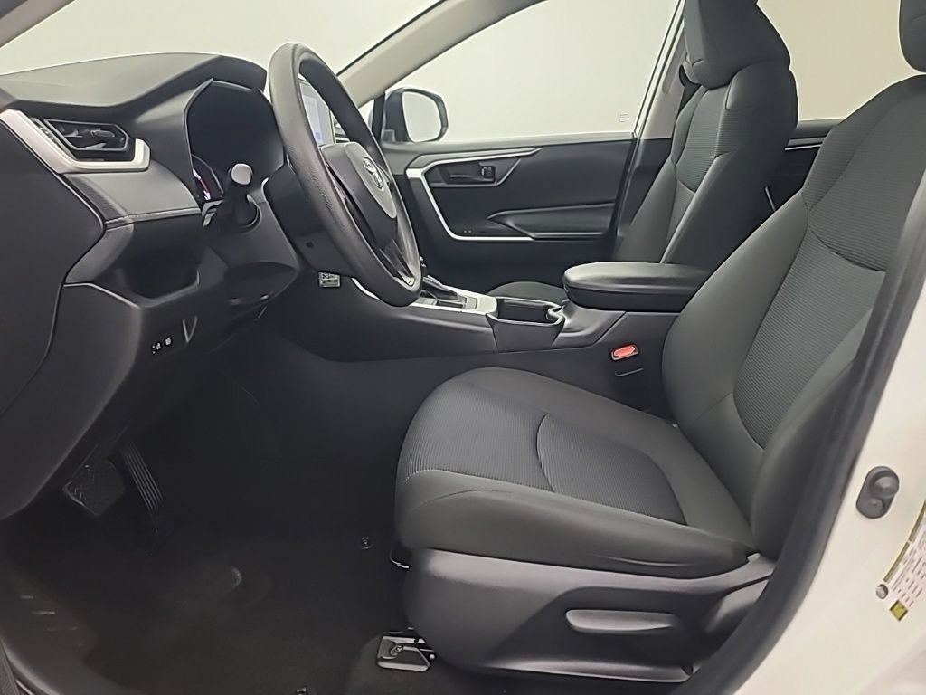 Used 2025 Toyota RAV4 LE AWD/4WD image 26