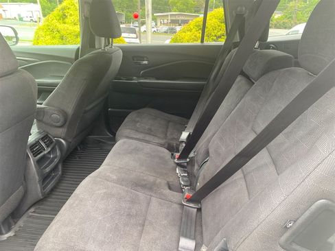 Used 2019 Honda Pilot LX image 10