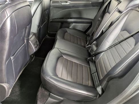 Used 2017 Ford Fusion SE w/ Equipment Group 601A image 25