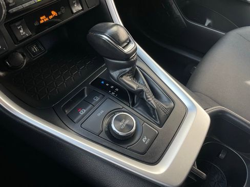 Used 2024 Toyota RAV4 SE image 20