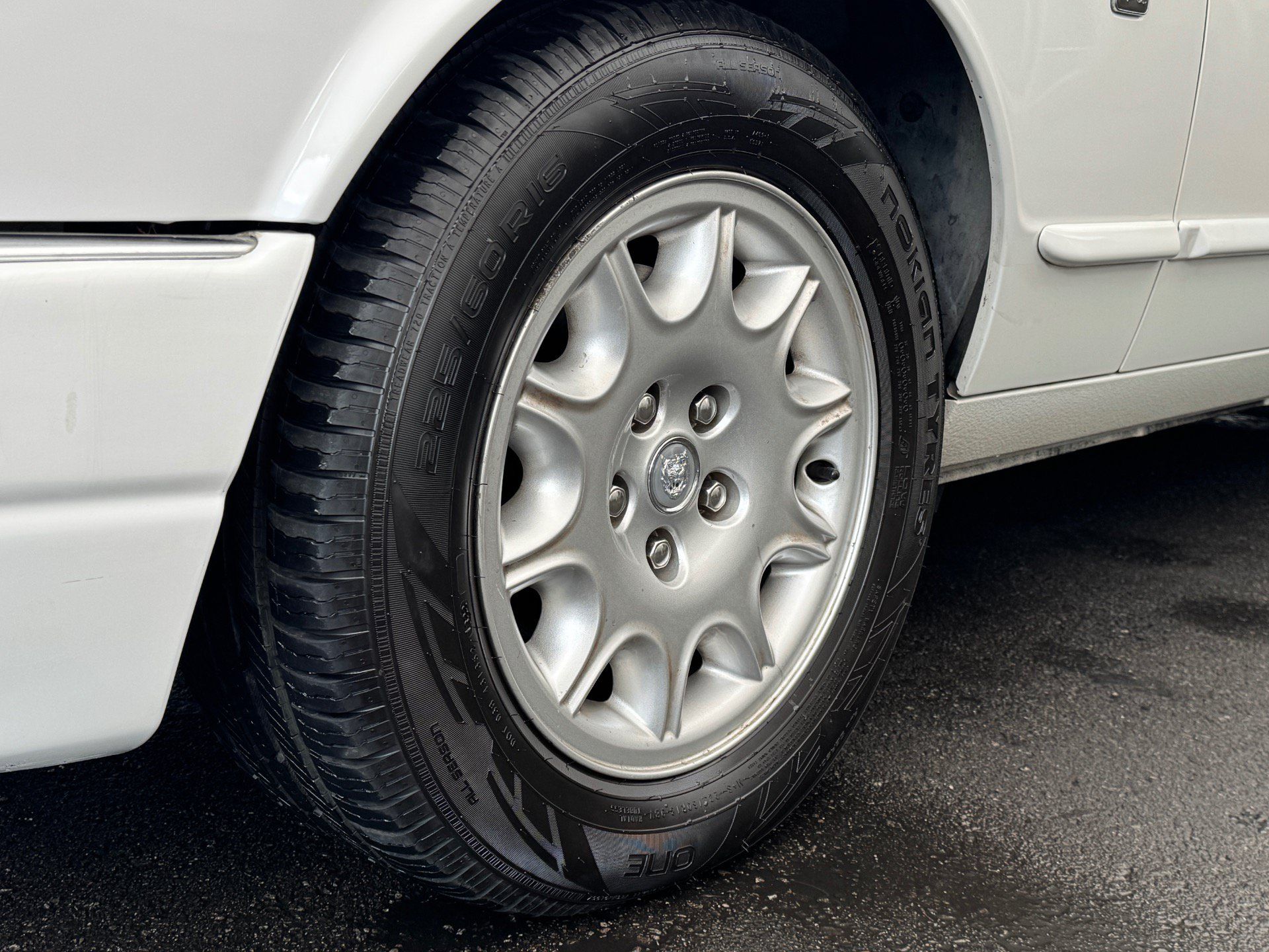Used 2001 Jaguar XJ8 RWD image 53
