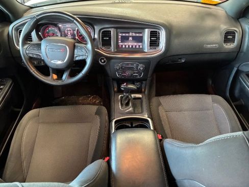 Used 2018 Dodge Charger SXT image 14