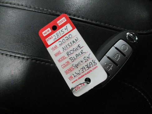 Used 2020 Nissan Rogue Sport SV w/ Technology Package image 29