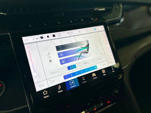 Used 2024 Jeep Grand Cherokee Limited 4xe image 40