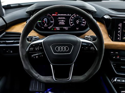Used 2023 Audi e-tron GT Premium Plus image 18
