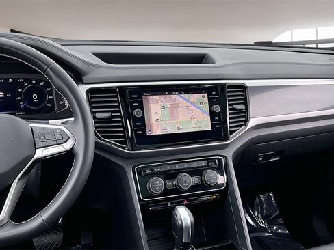 Used 2023 Volkswagen Atlas Cross Sport SEL image 9