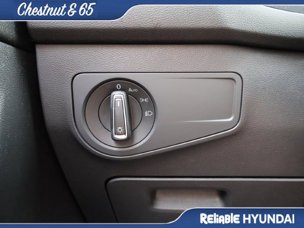 Used 2023 Volkswagen Tiguan SE FWD image 32