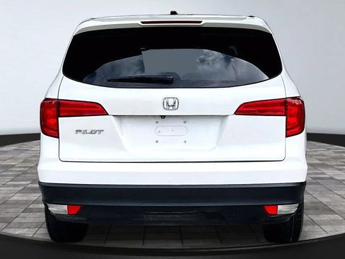 Used 2017 Honda Pilot EX image 5