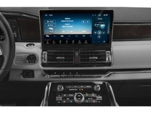 Used 2024 Lincoln Navigator L Reserve image 11