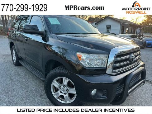 Used 2017 Toyota Sequoia SR5 RWD image 1