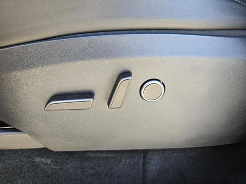 Used 2024 Tesla Model Y 2WD image 22