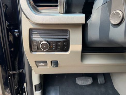 Used 2025 Ford F450 Platinum w/ Platinum Plus Package AWD/4WD image 32