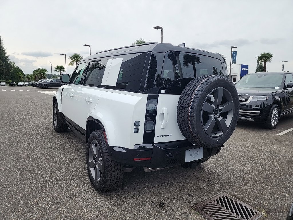 New 2026 Land Rover Defender 110 X-Dynamic SE AWD/4WD image 3