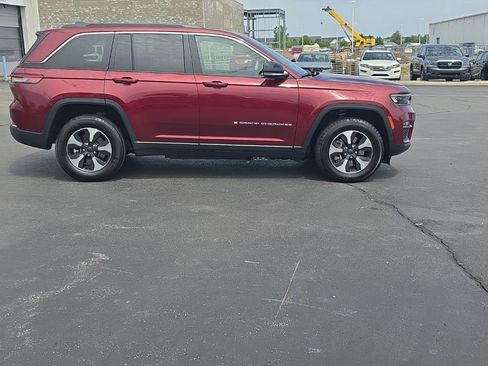 Used 2024 Jeep Grand Cherokee Limited 4xe AWD/4WD image 9
