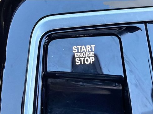 Certified 2025 BMW 740i image 37