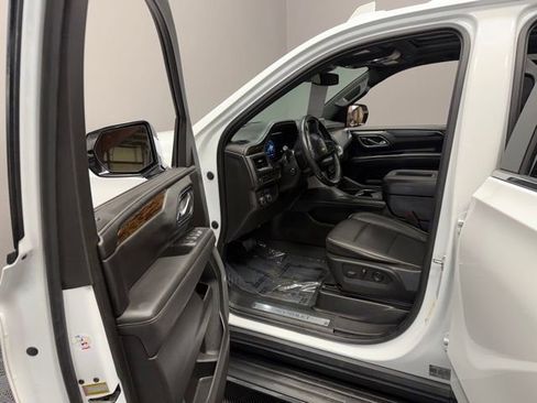 Used 2023 Chevrolet Tahoe Premier AWD/4WD image 14