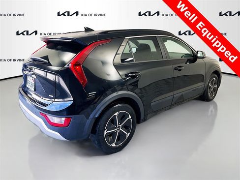 Used 2023 Kia Niro EX image 8