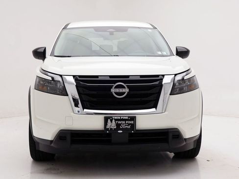 Used 2024 Nissan Pathfinder S image 5